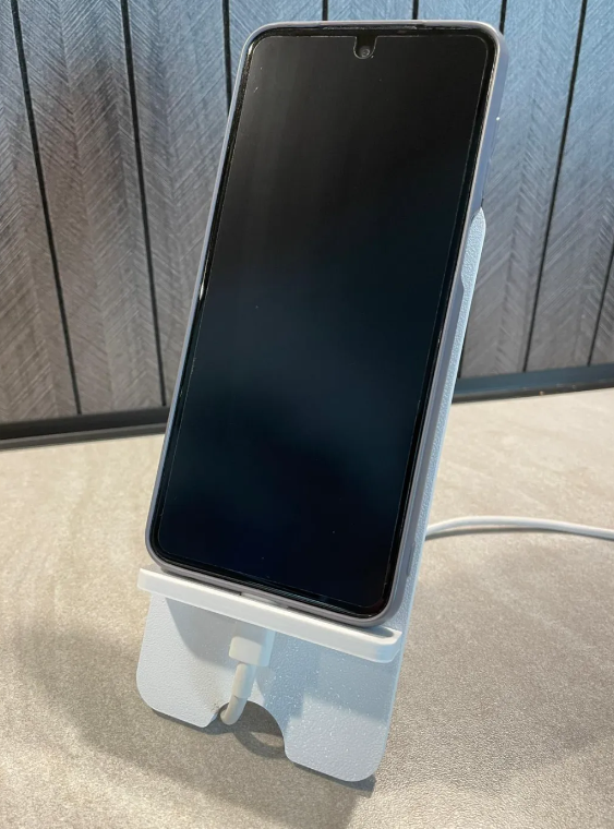Pikachu Phone Stand 2 — 3D printed by Moon Studio 3D